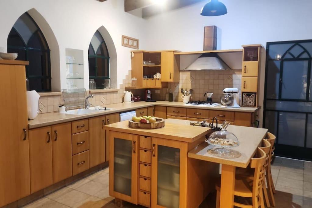 המייסדים Villa Zikhron Ya'akov Eksteriør bilde